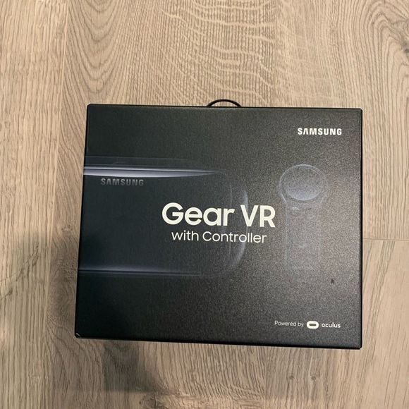 šSamsung Gear VR SM-R324 With Controller